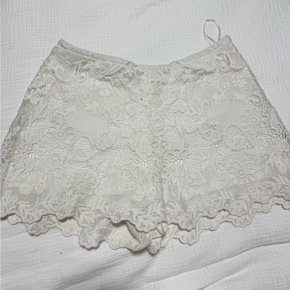 Zara Pants - Zara Cream Lace High-Waist Shorts